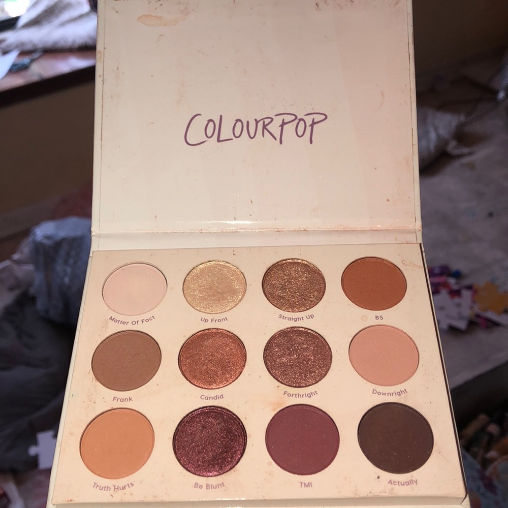 GIVE IT TO ME STRAIGHT eye shadow palette